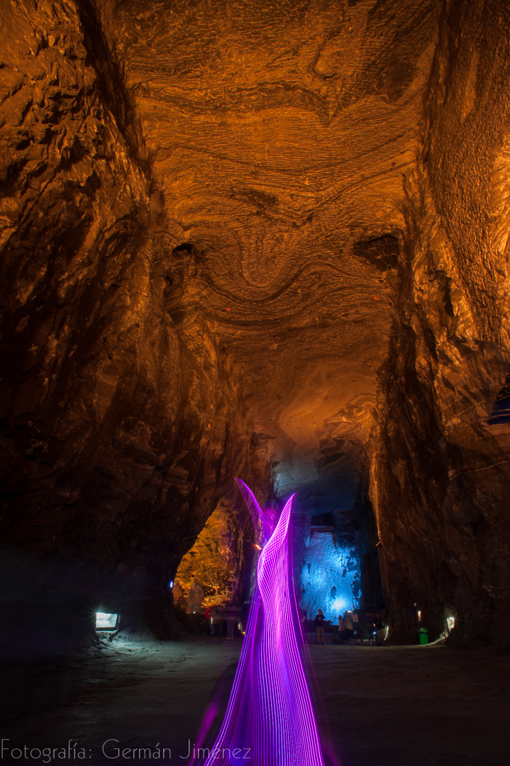 Angel - Fotografía con efcetos de light painitng en las minas de sal de Zipaquirá