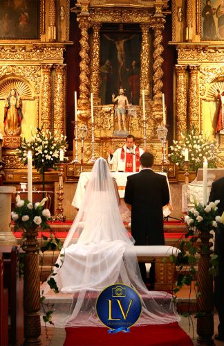 Fotografia profesional para bodas Iglesia-Santa-Bárbara-de-Usaquén